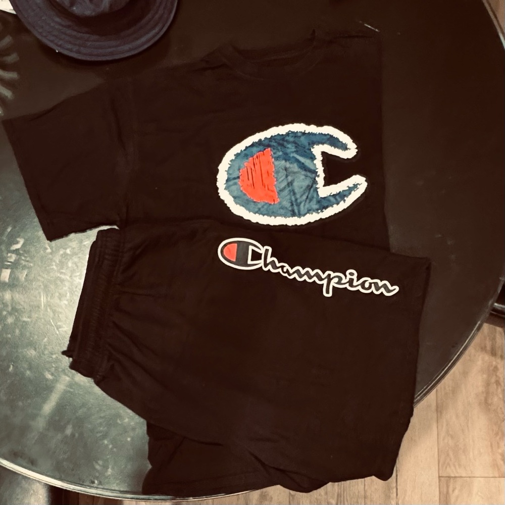Champion outfit